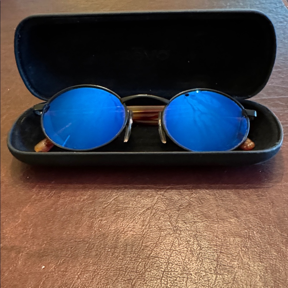 Vintage Revo Classic Oval